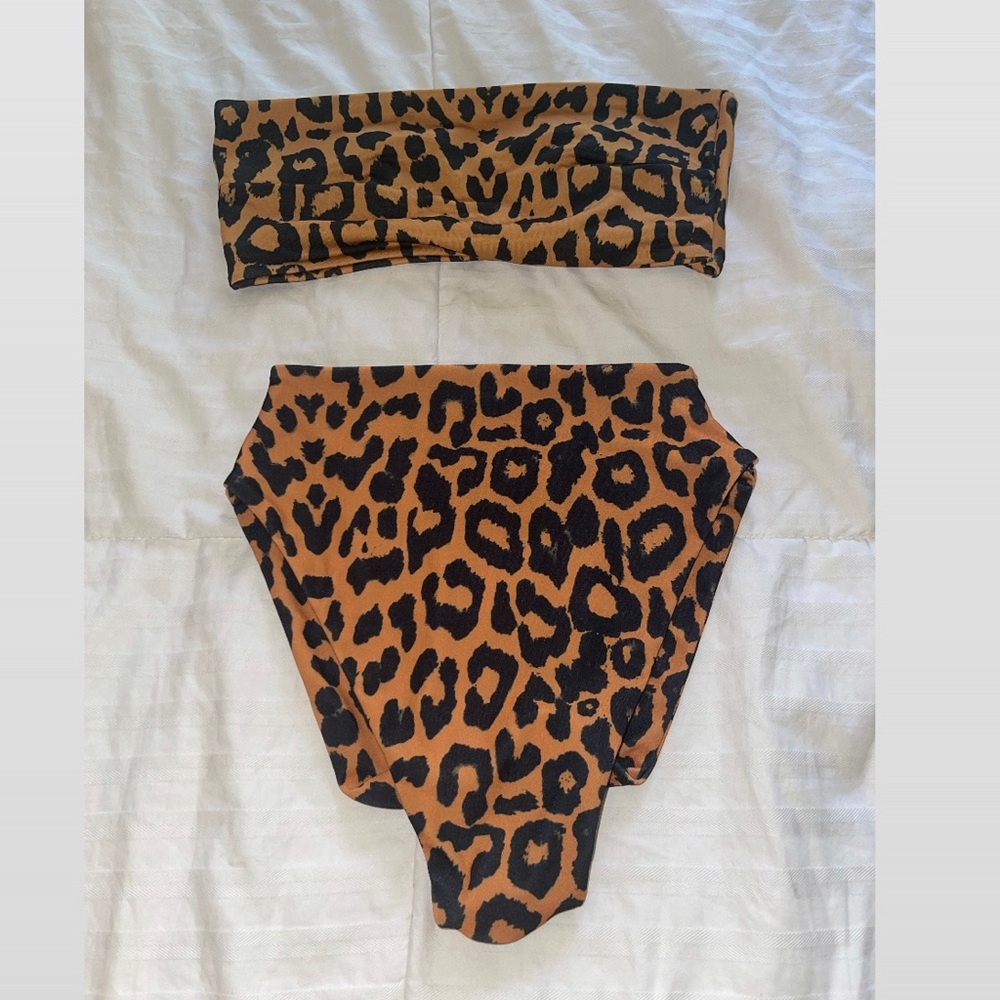 Bandeau and high wasted animal print set